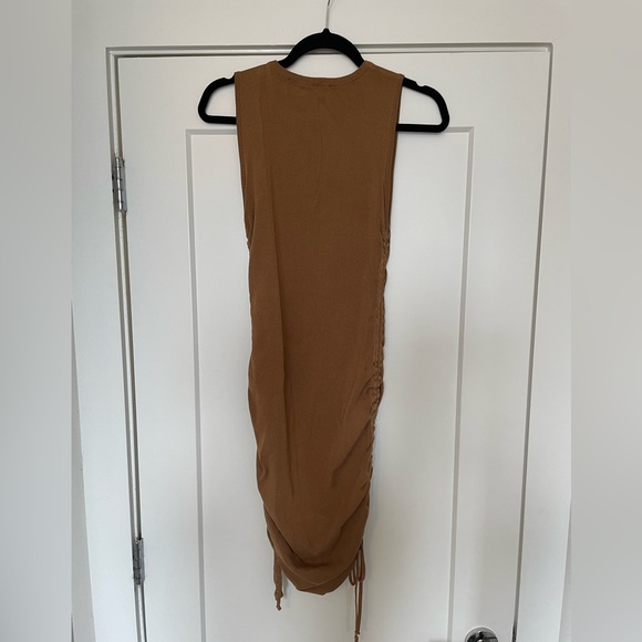 Lioness Dress, Size Large, camel color - Picture 3 of 5